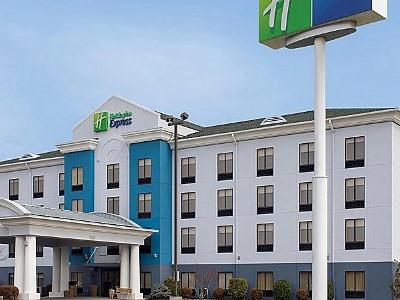 Express Knoxville-strawberry Plains By Ihg Hotel 2*
