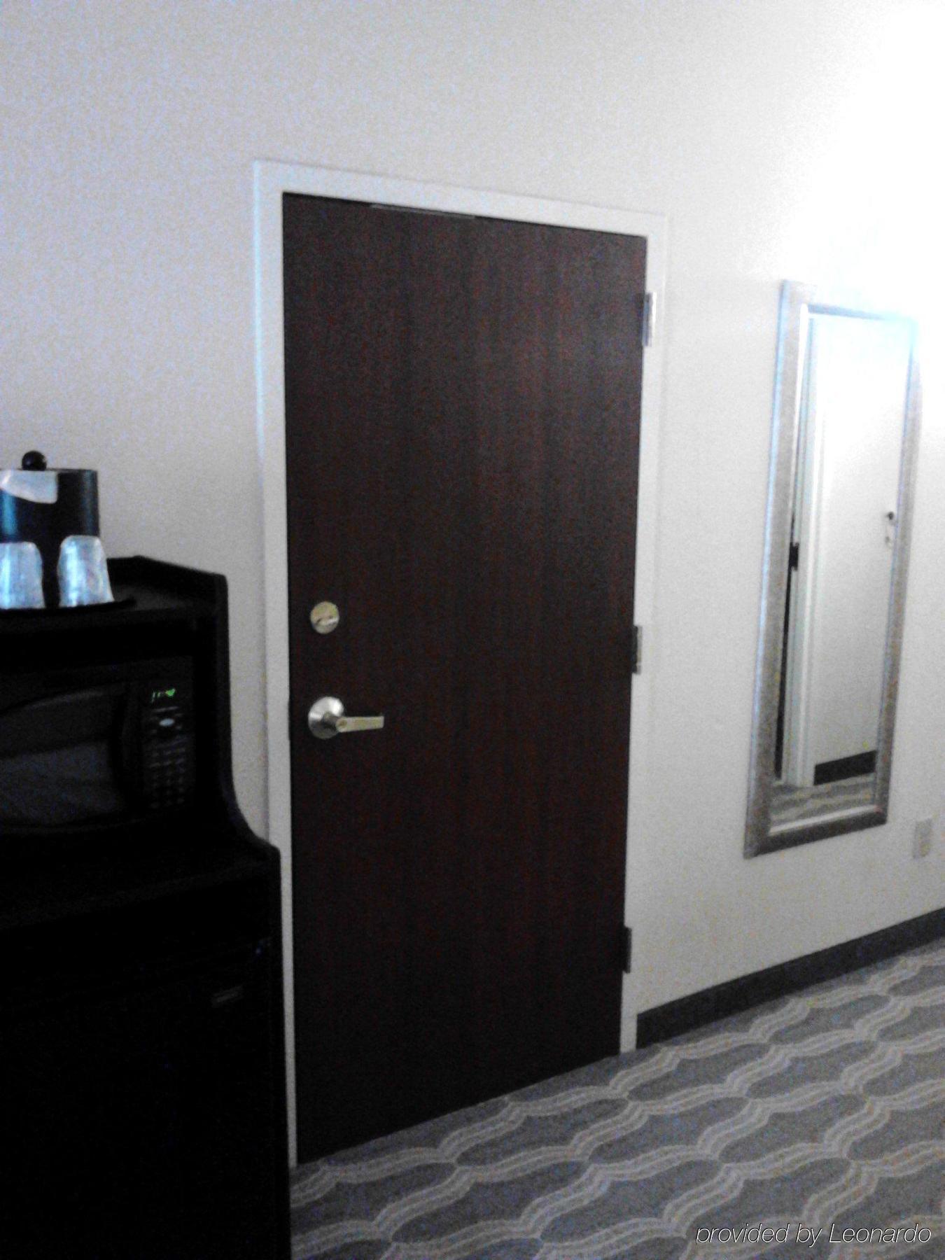 Hotel Express Knoxville-strawberry Plains By Ihg