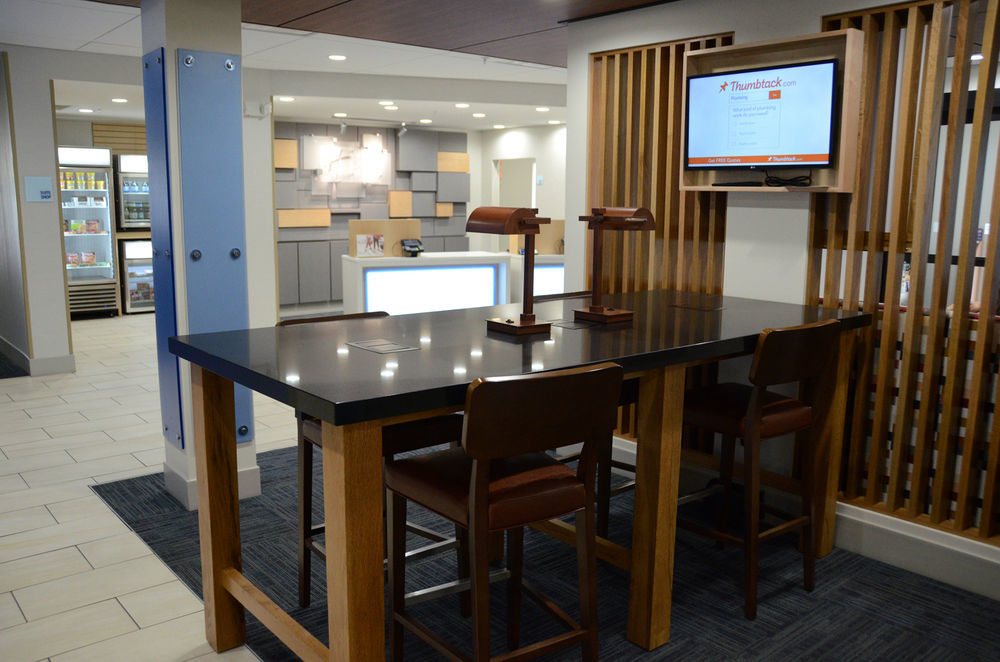 Express Knoxville-strawberry Plains By Ihg Hotel
