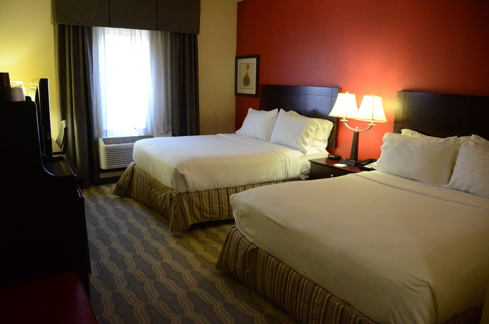 Hotel Express Knoxville-strawberry Plains By Ihg 2*