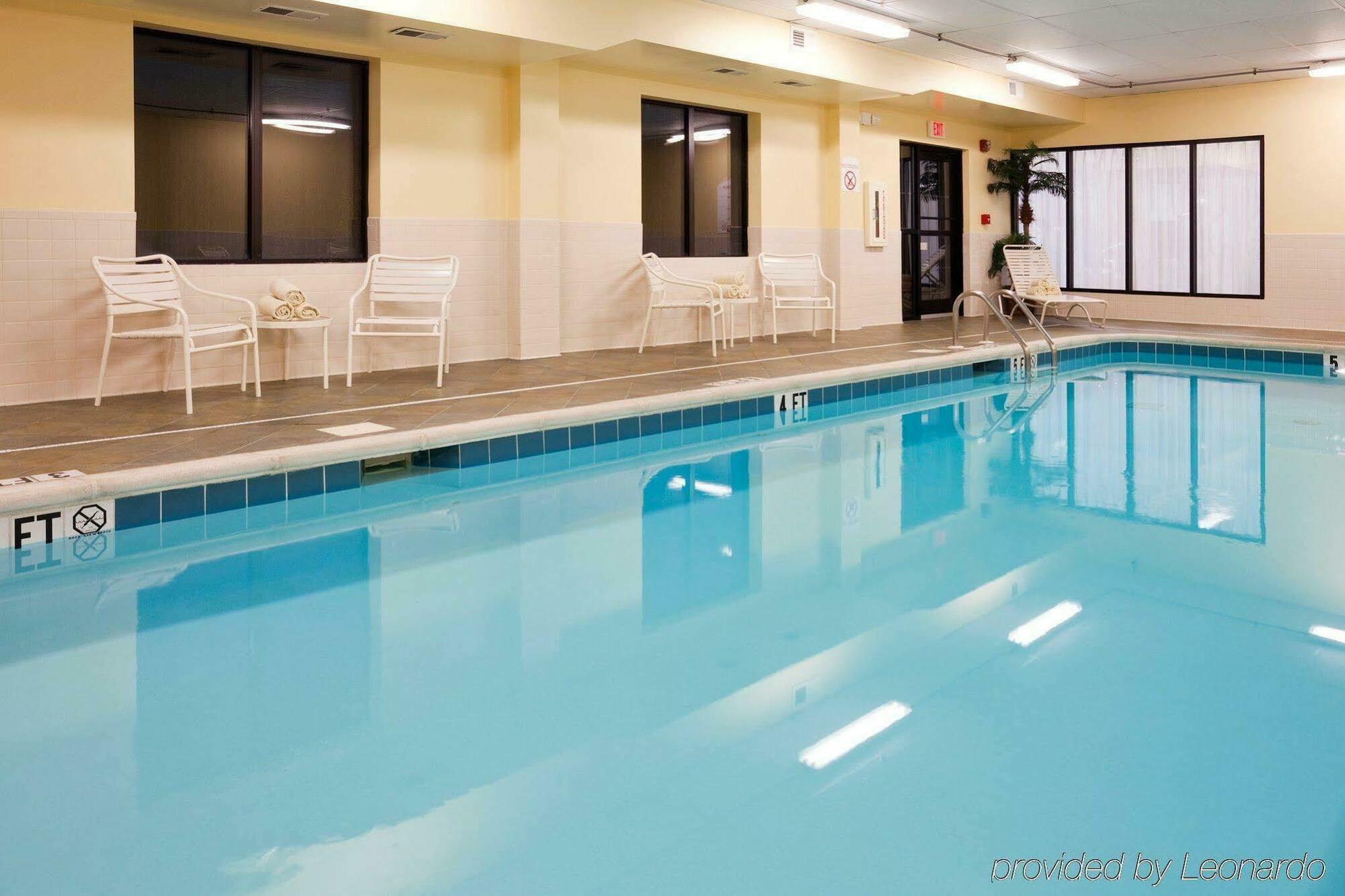 Express Knoxville-strawberry Plains By Ihg Hotel
