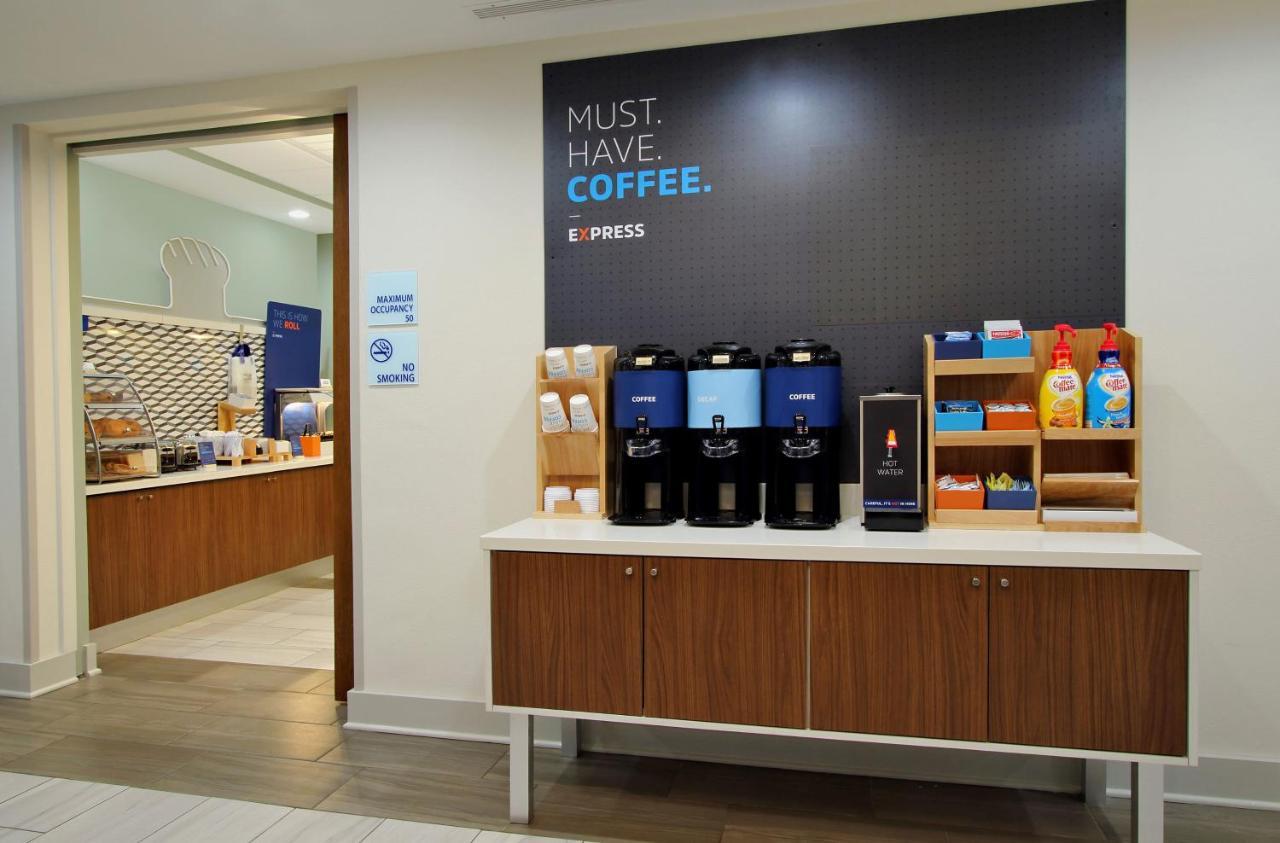 Express Knoxville-strawberry Plains By Ihg Hotel 2*