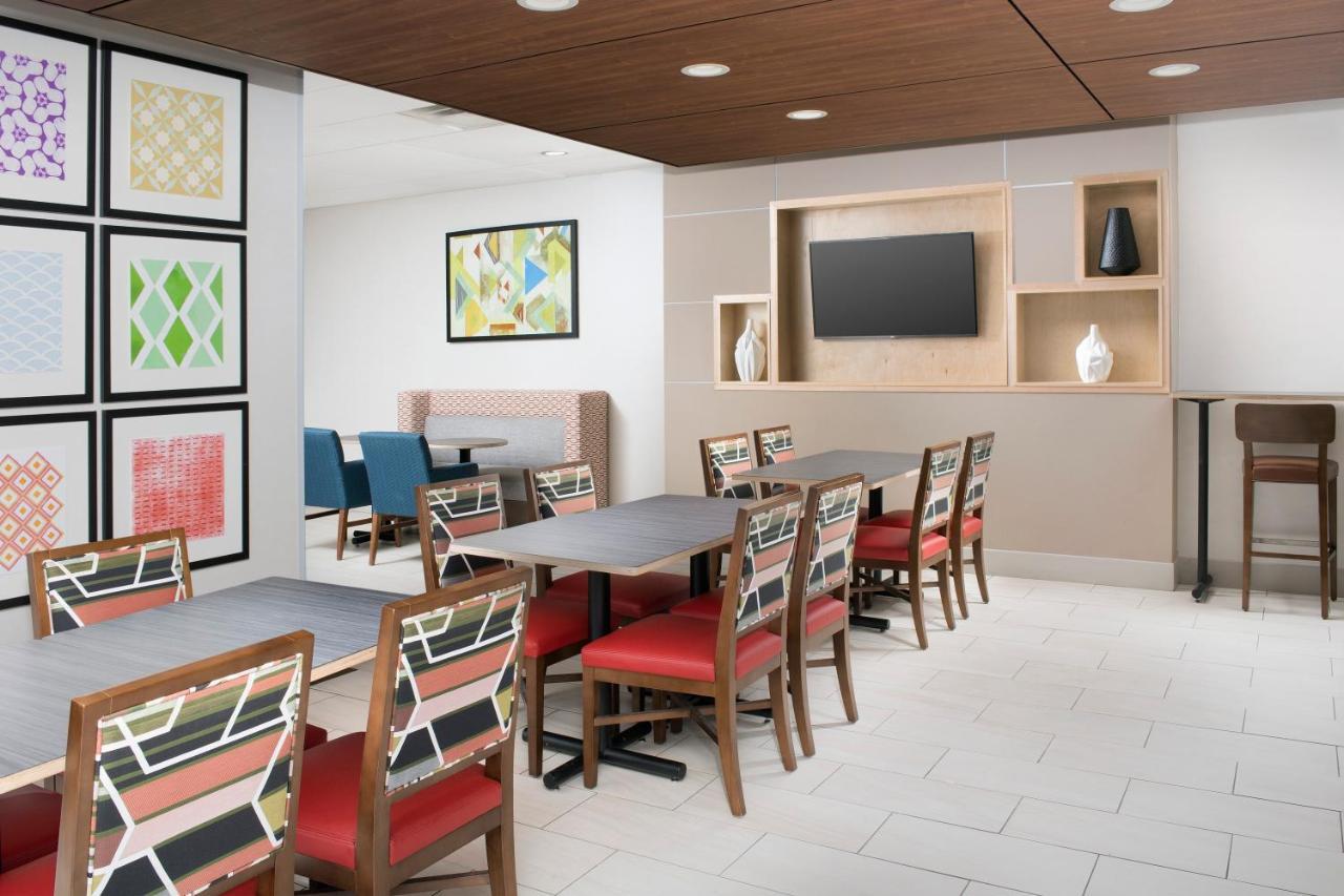 Hotel Express Knoxville-strawberry Plains By Ihg 2*